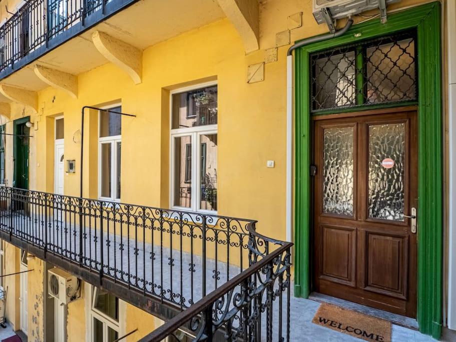 Mexicopo Apartment With Garage Budapest Ngoại thất bức ảnh