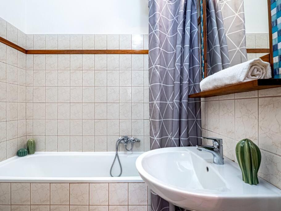 Mexicopo Apartment With Garage Budapest Ngoại thất bức ảnh
